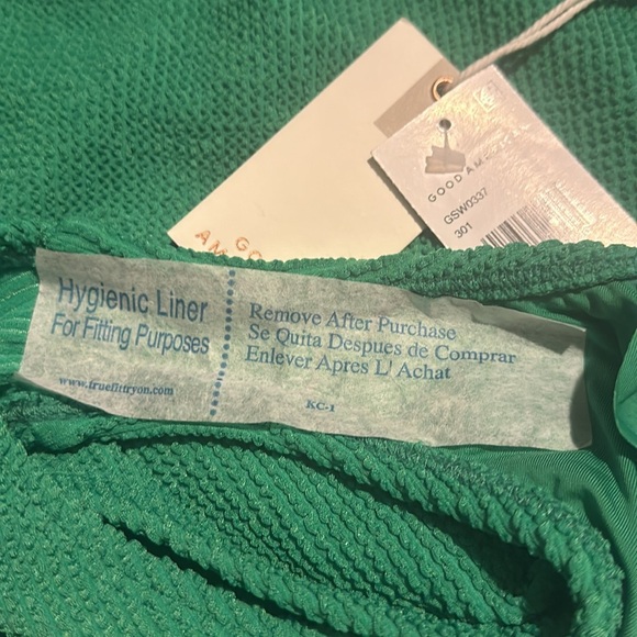 NWT Good American Always Fits Shoulder One
Piece Summer Green - Picture 11 of 11